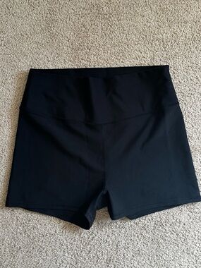 YPB sculptLUX biker short 3”